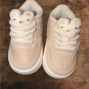 Nike Kids Cream Bear Sneakers
